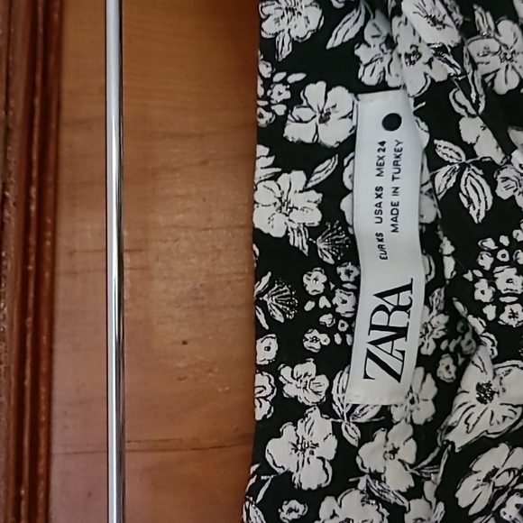 Zara Brocade Shorts - Picture 4 of 5